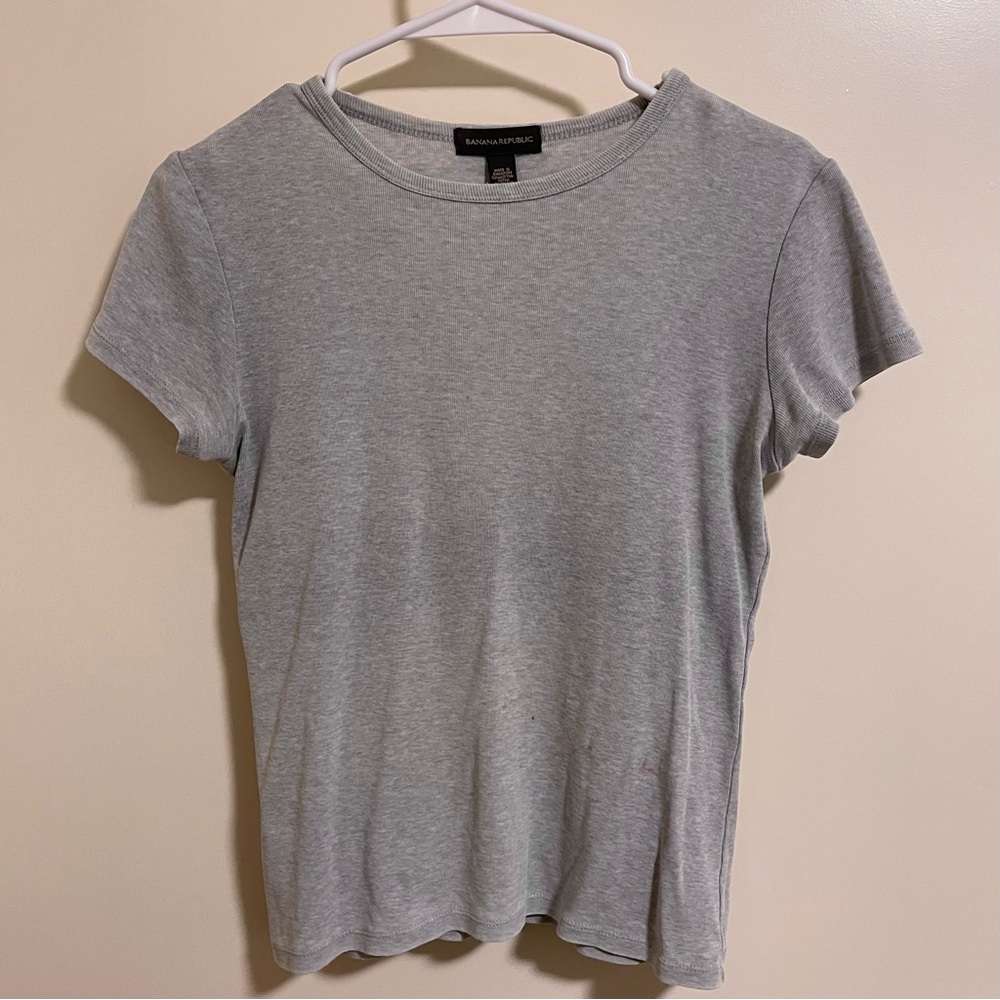 Banana Republic Women’s Grey Short Sleeve Shirt Size Small (Used)